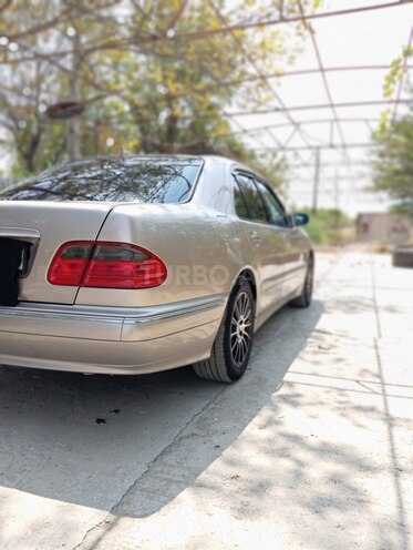Mercedes E 240 1999, 187,930 km - 2.4 л - Şirvan