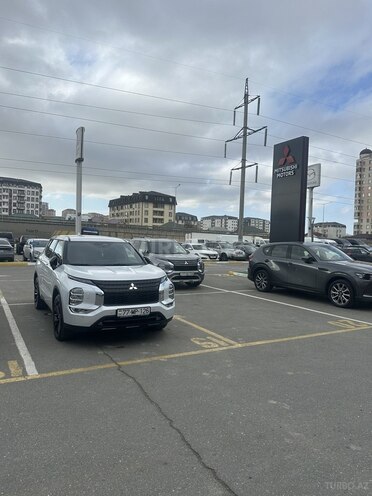Mitsubishi Outlander 2023, 21,800 km - 2.5 л - Bakı