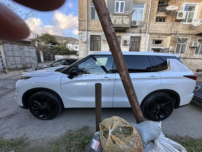 Mitsubishi Outlander 2023, 21,800 km - 2.5 л - Bakı