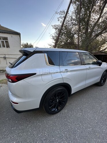 Mitsubishi Outlander 2023, 21,800 km - 2.5 л - Bakı