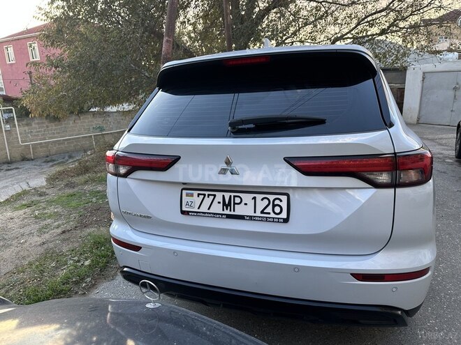 Mitsubishi Outlander 2023, 21,800 km - 2.5 л - Bakı