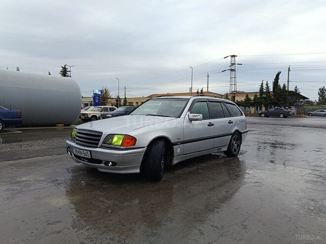 Mercedes C 220 1998, 200,000 km - 2.2 л - Sabirabad