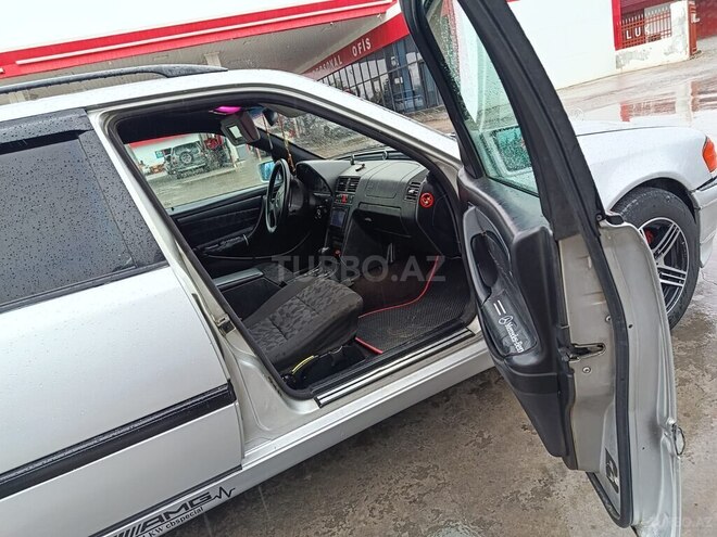 Mercedes C 220 1998, 200,000 km - 2.2 л - Sabirabad