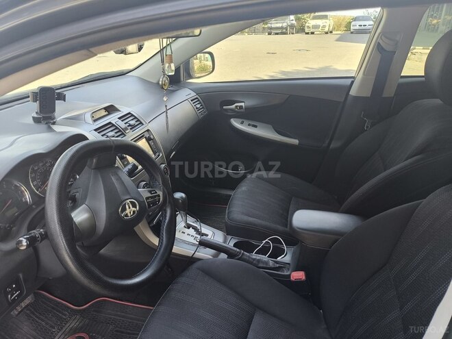 Toyota Corolla 2013, 260,714 km - 1.8 l - Bakı