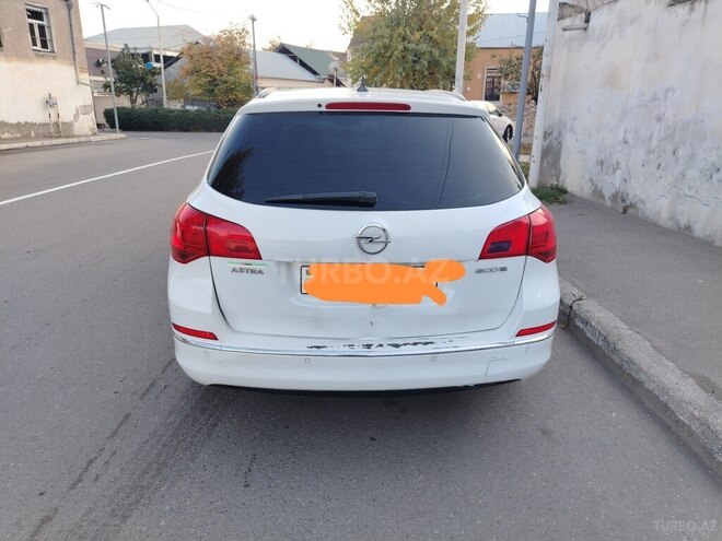Opel Astra 2015, 246,000 km - 1.6 l - Gəncə