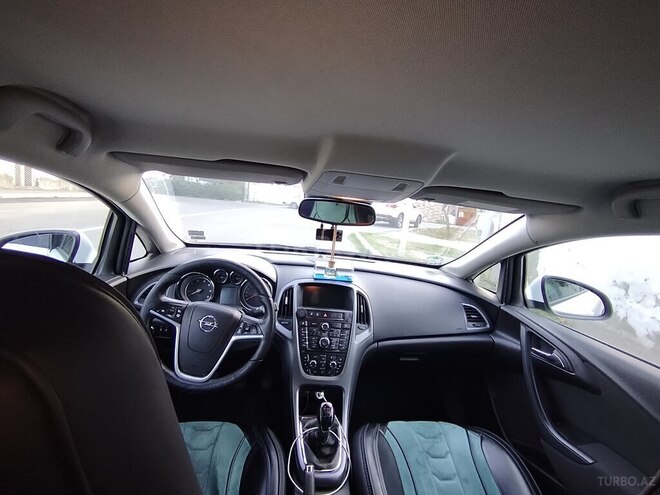 Opel Astra 2015, 246,000 km - 1.6 l - Gəncə
