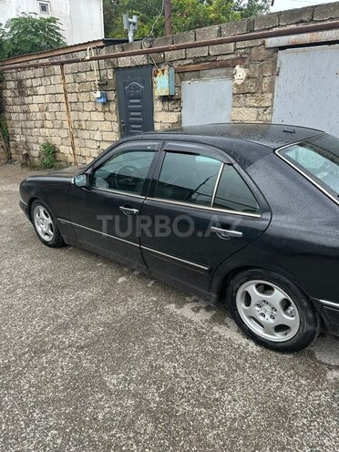 Mercedes E 280 4MATIC 1999, 310,000 km - 2.8 l - Bakı