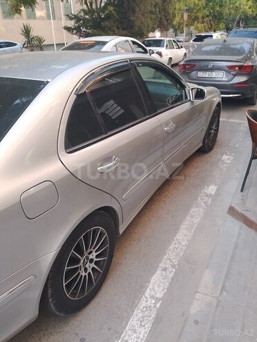 Mercedes E 240 2002, 253,363 km - 2.6 l - Bakı