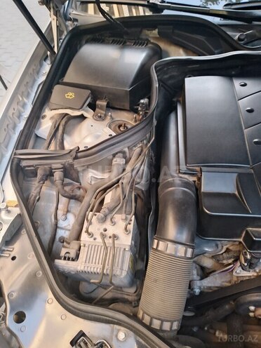 Mercedes E 240 2002, 253,363 km - 2.6 l - Bakı