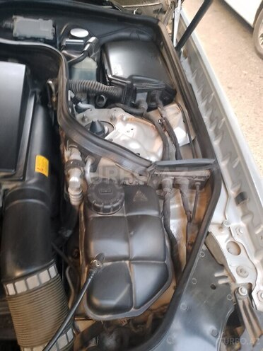 Mercedes E 240 2002, 253,363 km - 2.6 l - Bakı