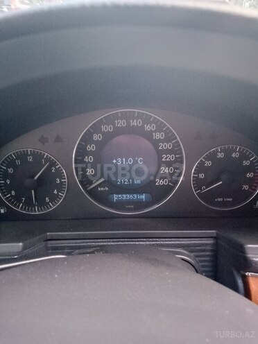 Mercedes E 240 2002, 253,363 km - 2.6 l - Bakı