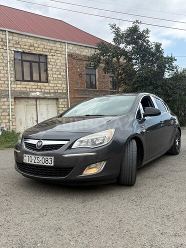 Opel Astra 2010, 320,000 km - 1.4 l - Gəncə