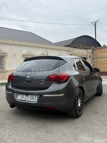 Opel Astra 2010, 320,000 km - 1.4 l - Gəncə