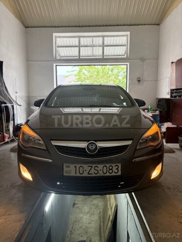 Opel Astra 2010, 320,000 km - 1.4 l - Gəncə