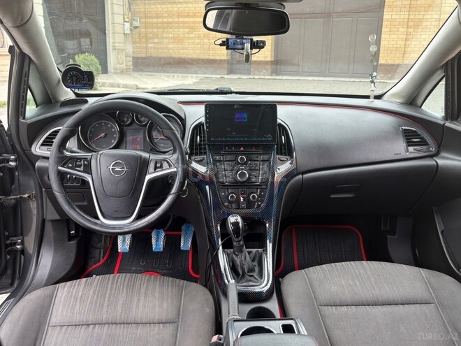 Opel Astra 2010, 320,000 km - 1.4 l - Gəncə