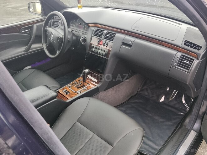 Mercedes E 220 2001, 435,000 km - 2.2 l - Bakı