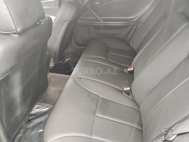 Mercedes E 220 2001, 435,000 km - 2.2 l - Bakı