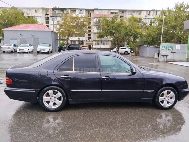 Mercedes E 220 2001, 435,000 km - 2.2 l - Bakı