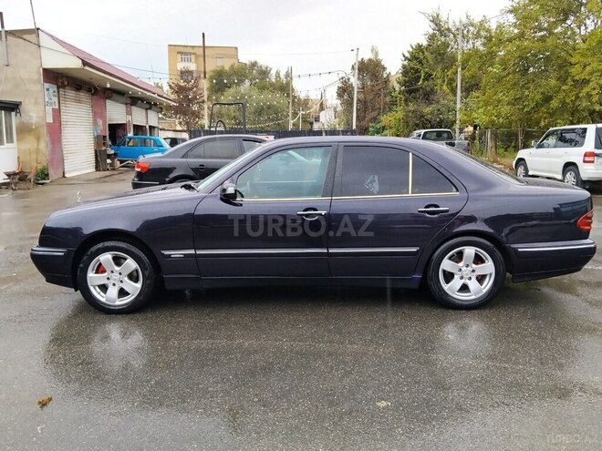 Mercedes E 220 2001, 435,000 km - 2.2 l - Bakı
