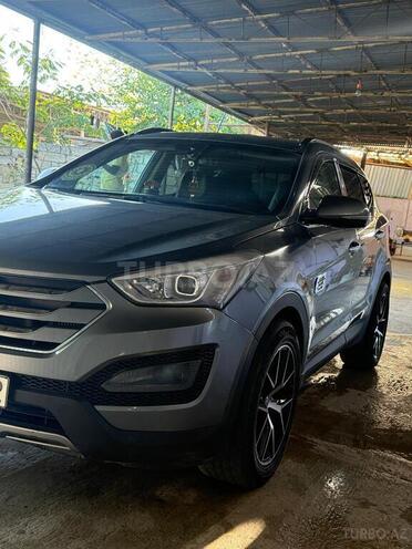 Hyundai Santa Fe 2014, 207,000 km - 2.0 l - Salyan