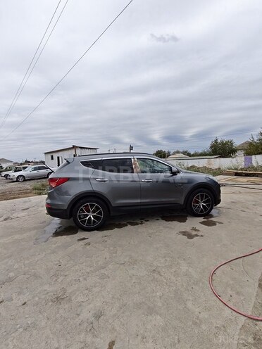 Hyundai Santa Fe 2014, 207,000 km - 2.0 l - Salyan