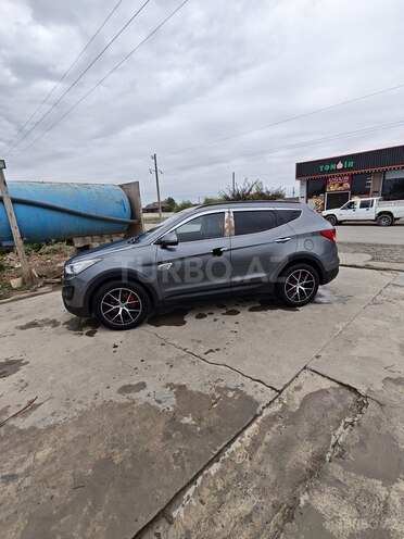 Hyundai Santa Fe 2014, 207,000 km - 2.0 l - Salyan