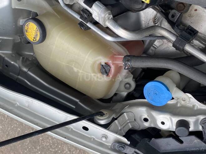 Toyota Auris 2008, 307,000 km - 1.4 л - Bakı