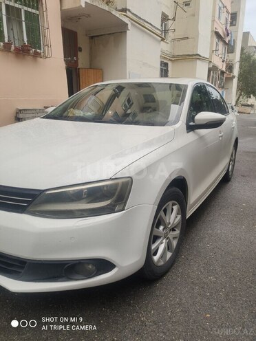 Volkswagen Jetta 2013, 330,000 km - 2.0 л - Bakı