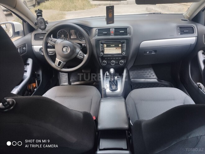 Volkswagen Jetta 2013, 330,000 km - 2.0 л - Bakı