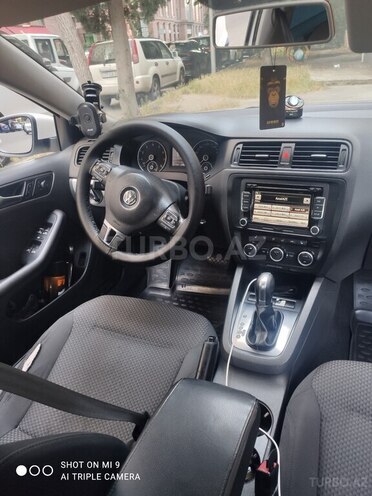 Volkswagen Jetta 2013, 330,000 km - 2.0 л - Bakı