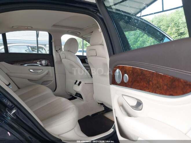 Mercedes E 300 4MATIC 2019, 68,550 km - 2.0 л - Bakı