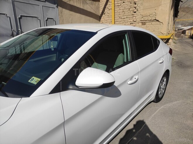 Hyundai Elantra 2016, 209,215 km - 2.0 l - Ordubad