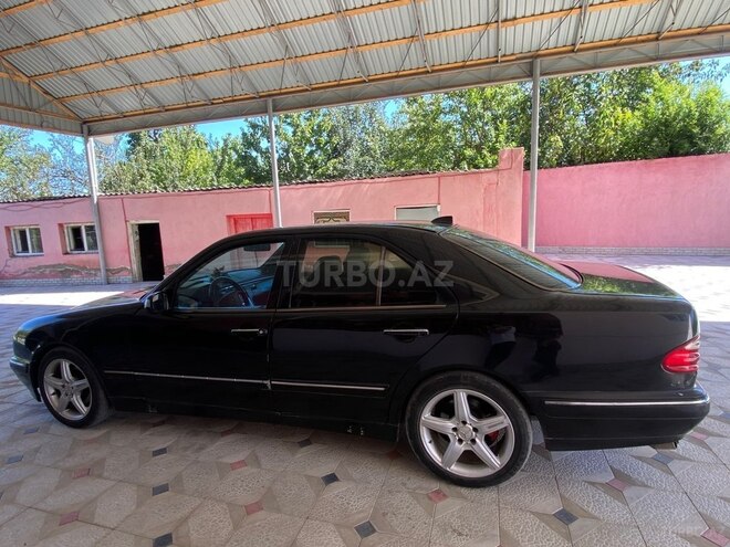 Mercedes E 240 2001, 322,671 km - 2.4 l - Qazax