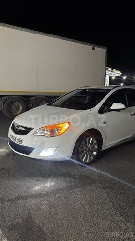 Opel Astra 2012, 330,000 km - 1.3 l - Ucar