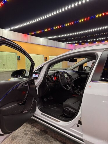 Opel Astra 2012, 330,000 km - 1.3 l - Ucar