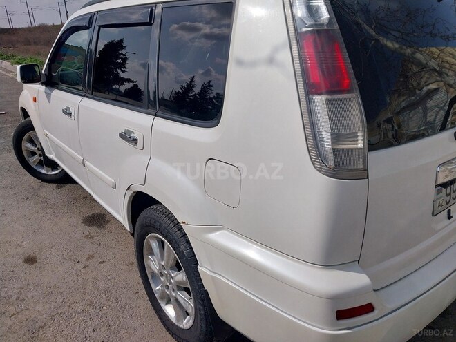 Nissan X-Trail 2001, 270,000 km - 2.5 л - Yevlax