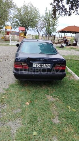 Mercedes E 240 2000, 325,500 km - 2.4 l - Kürdəmir