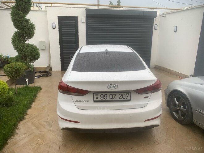 Hyundai Avante 2016, 250,000 km - 1.6 l - Bakı