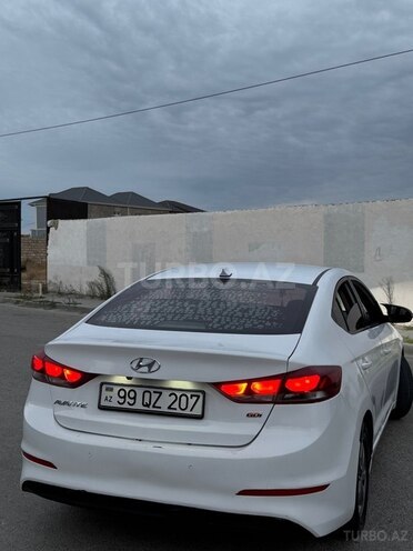 Hyundai Avante 2016, 250,000 km - 1.6 l - Bakı