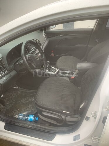 Hyundai Avante 2016, 250,000 km - 1.6 l - Bakı