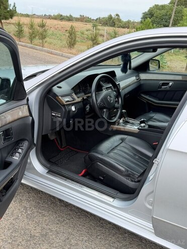 Mercedes E 250 2009, 318,500 km - 2.1 l - Masallı