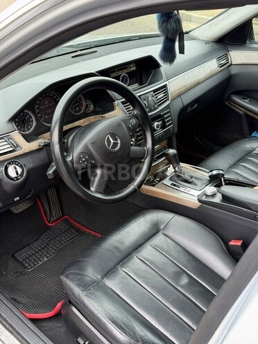 Mercedes E 250 2009, 318,500 km - 2.1 l - Masallı