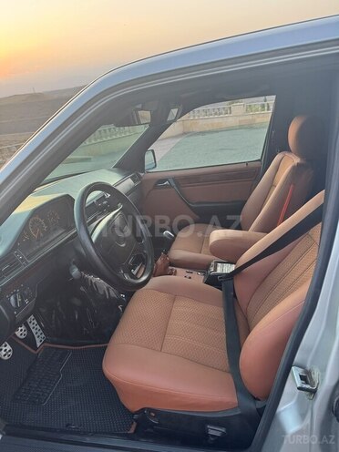 Mercedes E 200 1994, 354,756 km - 2.0 l - Füzuli
