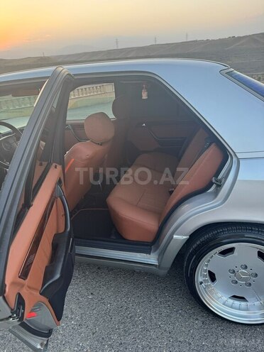 Mercedes E 200 1994, 354,756 km - 2.0 l - Füzuli
