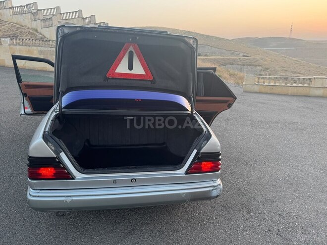 Mercedes E 200 1994, 354,756 km - 2.0 l - Füzuli