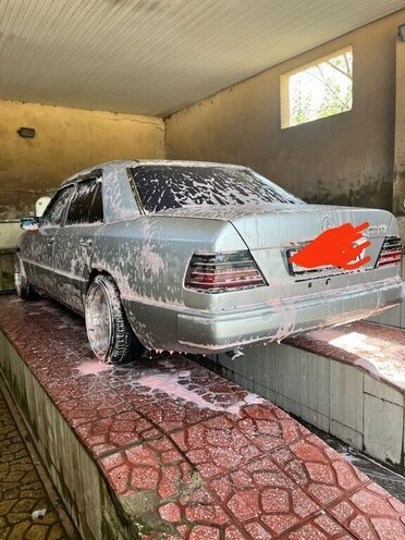 Mercedes E 200 1994, 354,756 km - 2.0 l - Füzuli