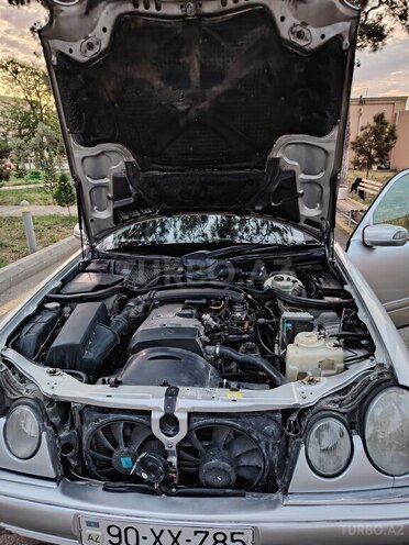Mercedes E 230 1995, 470,000 km - 2.3 l - Bakı