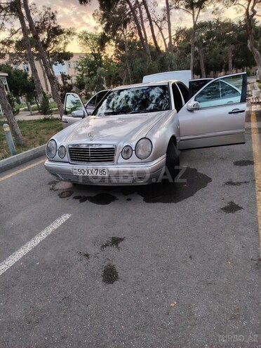 Mercedes E 230 1995, 470,000 km - 2.3 l - Bakı