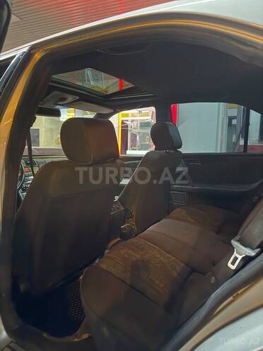 Mercedes E 200 1997, 450,000 km - 2.0 l - Mingəçevir