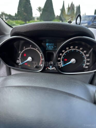 Ford Fiesta 2015, 150,000 km - 1.6 л - Gəncə